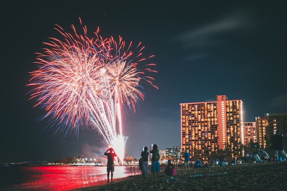 waikiki fireworks