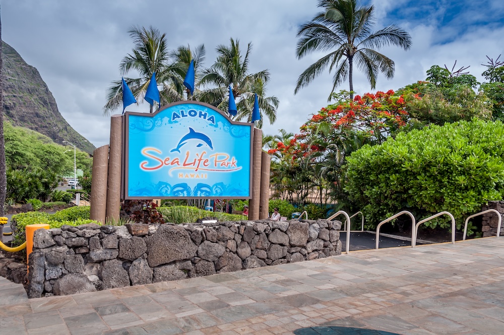 Sign at entrance to sea life park on oahu 